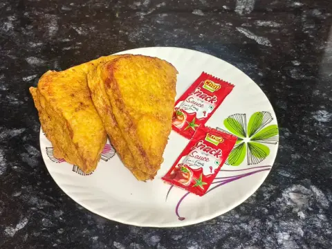 Aloo Pyaaz Bread Pakora