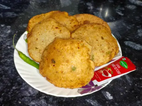 Sooji Atta Masala Poori
