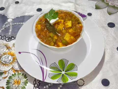 Matar Paneer