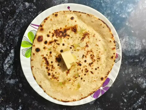 Butter Pyaaz Paratha