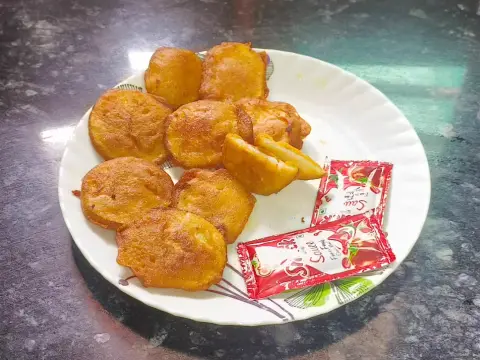6 Aloo Slice Pakoda
